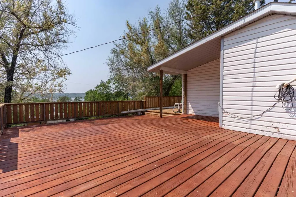 211 Red Wing Crescent Tillicum Beach AB T4V 2M9