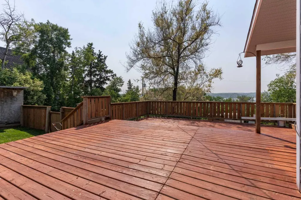 211 Red Wing Crescent Tillicum Beach AB T4V 2M9