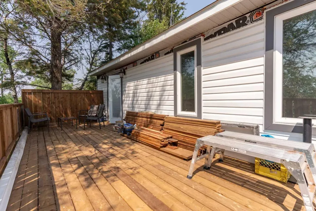 211 Red Wing Crescent Tillicum Beach AB T4V 2M9