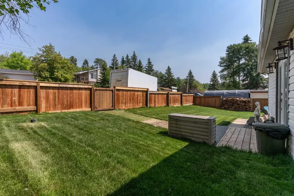 211 Red Wing Crescent Tillicum Beach AB T4V 2M9