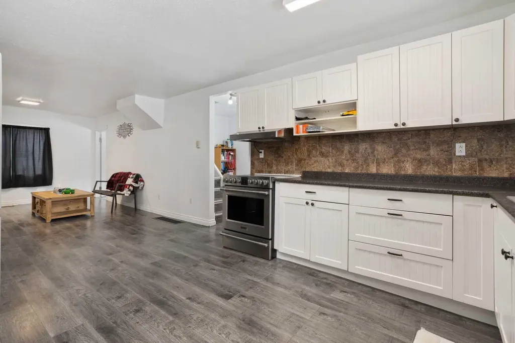 211 Red Wing Crescent Tillicum Beach AB T4V 2M9