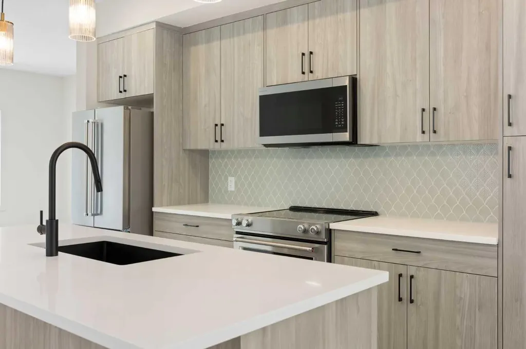 2231 81st Street SW Calgary AB T3H 6M4