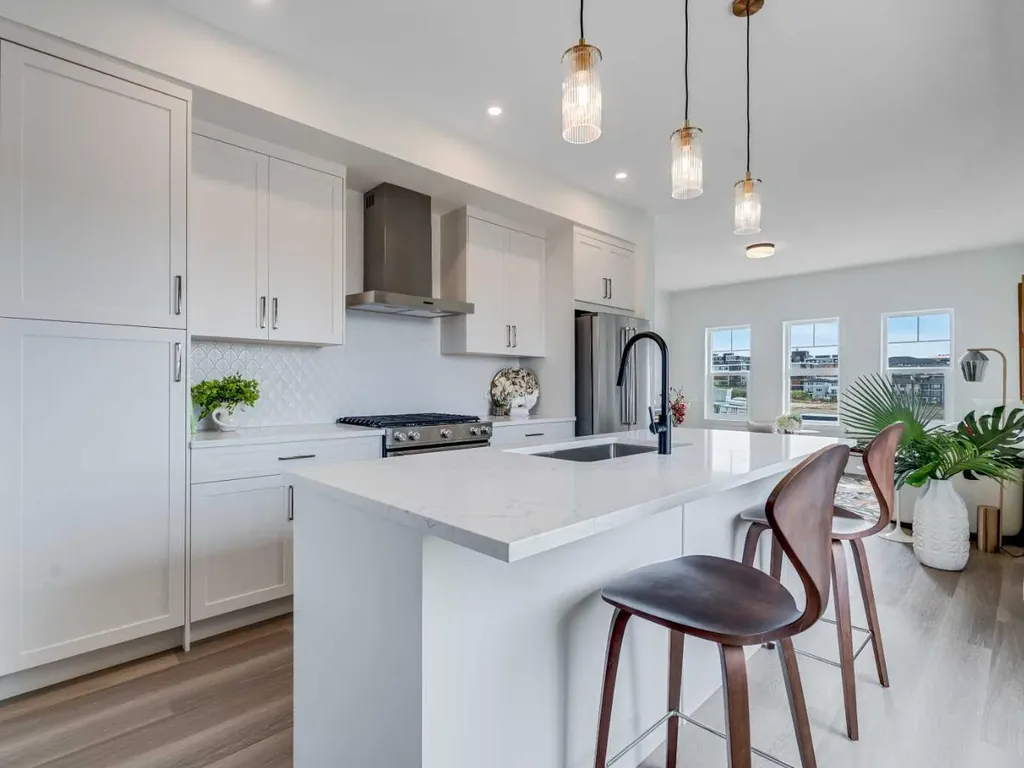2231 81st Street SW Calgary AB T3H 6M4