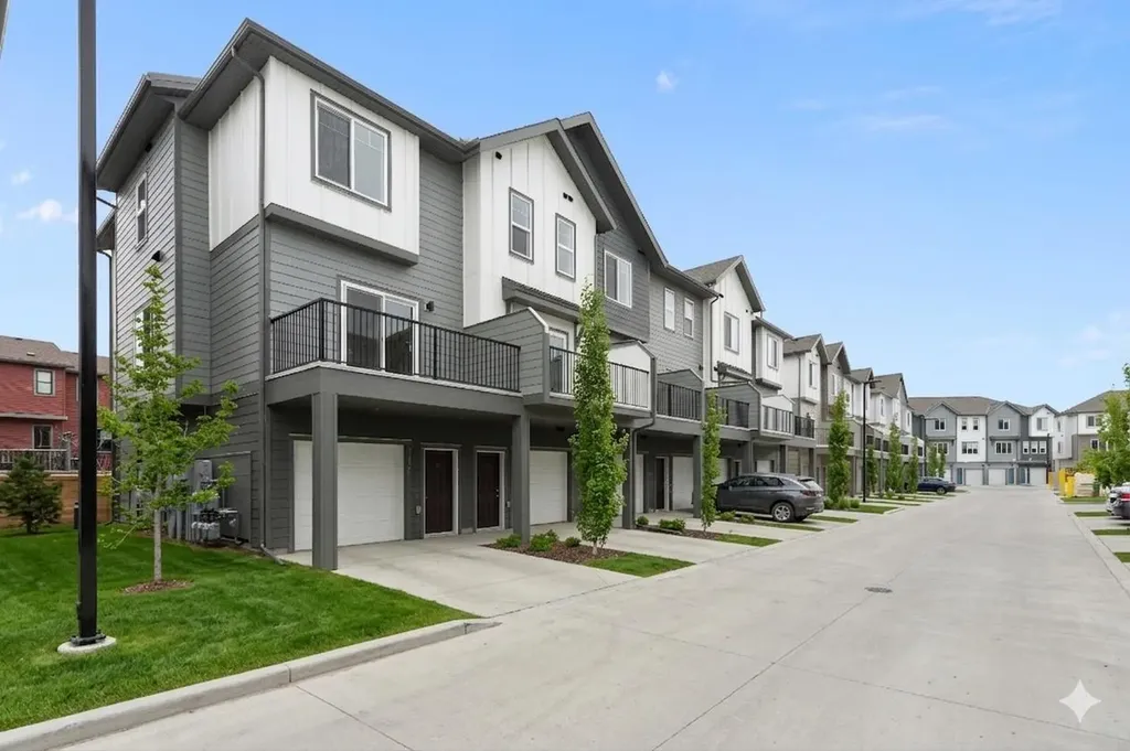 2231 81st Street SW Calgary AB T3H 6M4