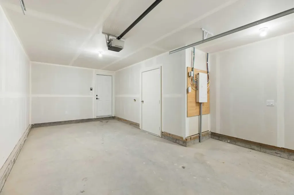2231 81st Street SW Calgary AB T3H 6M4