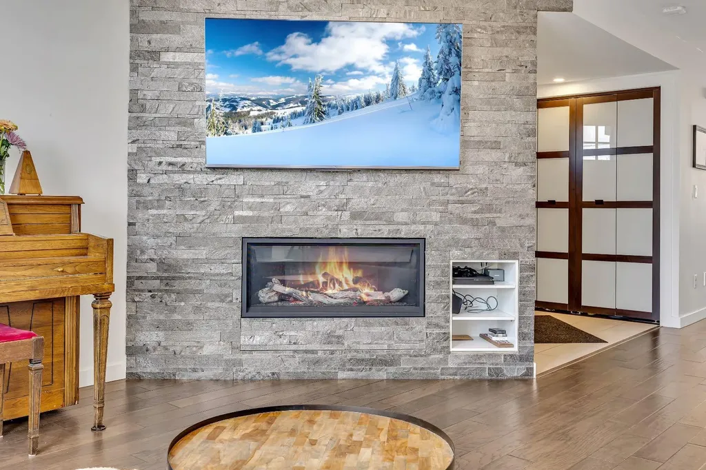 2033 21 Avenue SW Calgary AB T2T 0N8