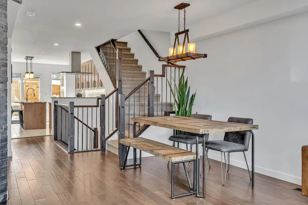 2033 21 Avenue SW Calgary AB T2T 0N8