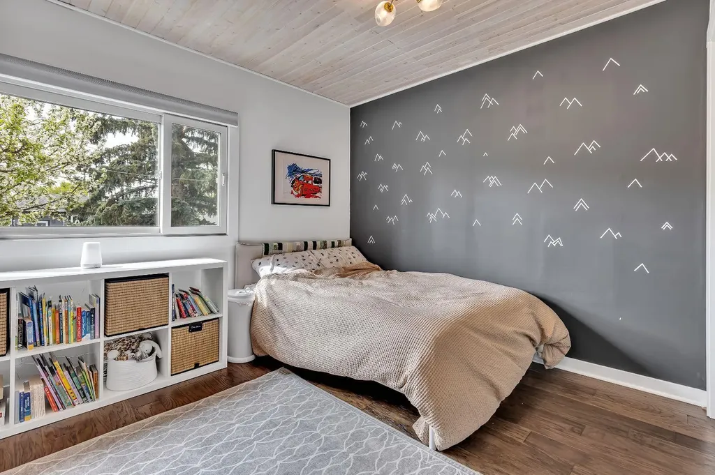 2033 21 Avenue SW Calgary AB T2T 0N8