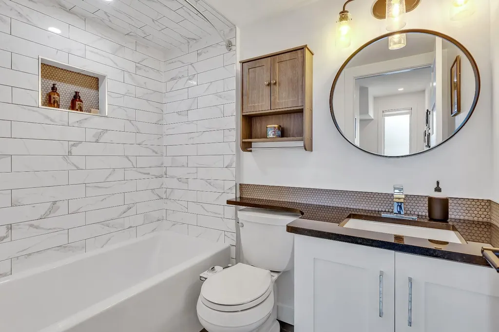 2033 21 Avenue SW Calgary AB T2T 0N8