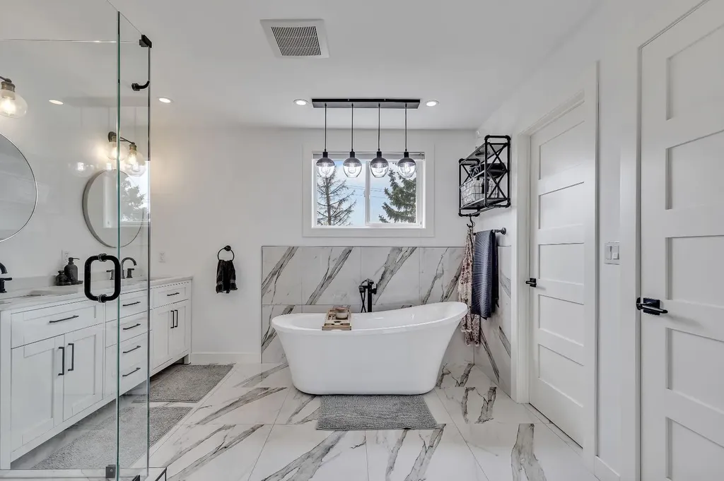 2033 21 Avenue SW Calgary AB T2T 0N8