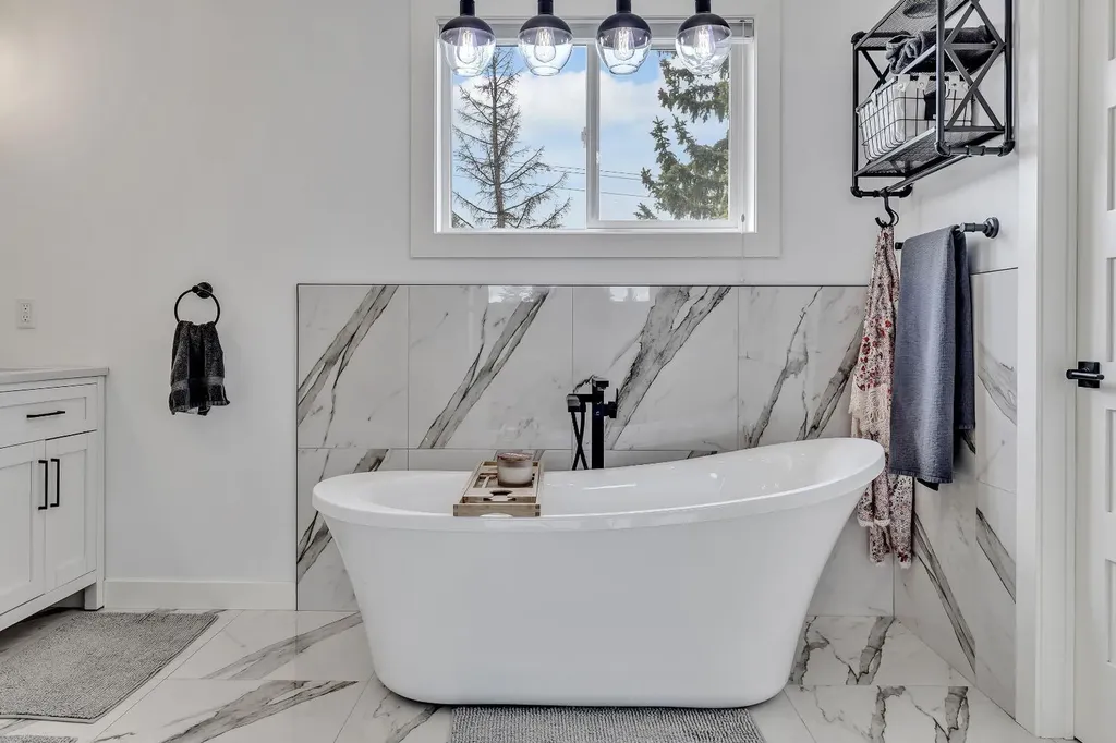 2033 21 Avenue SW Calgary AB T2T 0N8