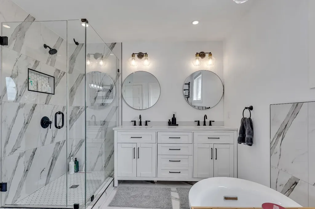 2033 21 Avenue SW Calgary AB T2T 0N8