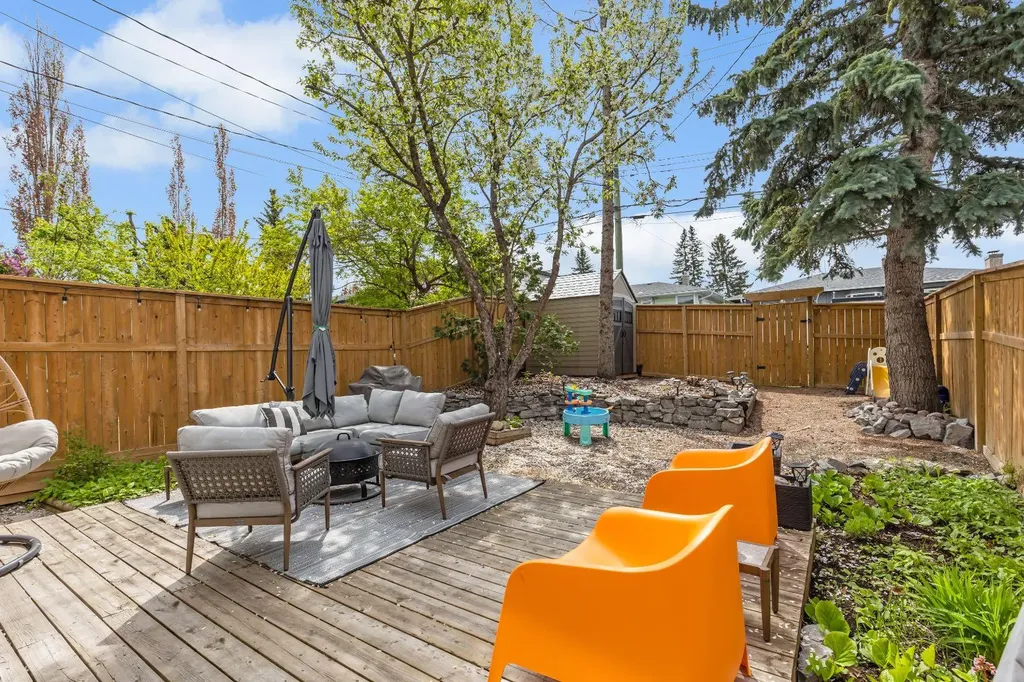 2033 21 Avenue SW Calgary AB T2T 0N8