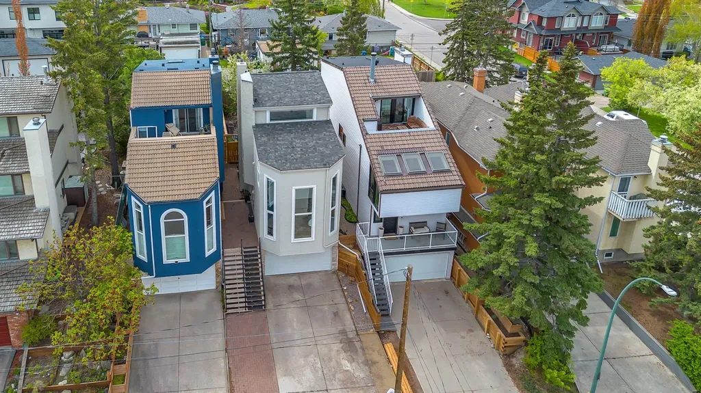 2033 21 Avenue SW Calgary AB T2T 0N8