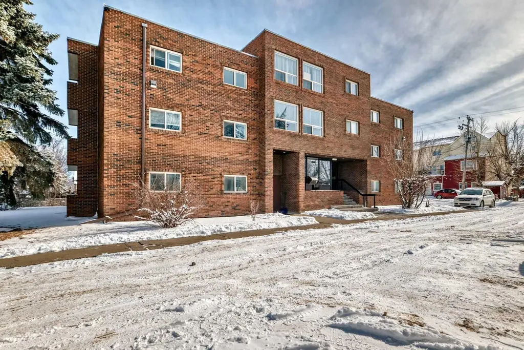 319 2 Avenue Strathmore AB T1P 1T7