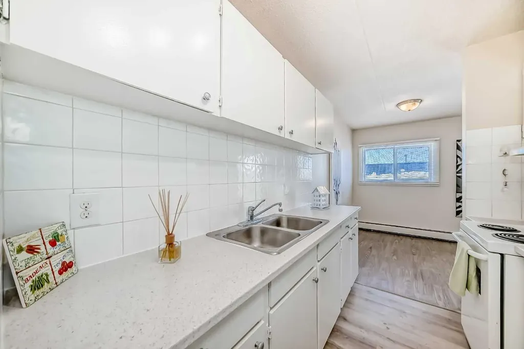 319 2 Avenue Strathmore AB T1P 1T7