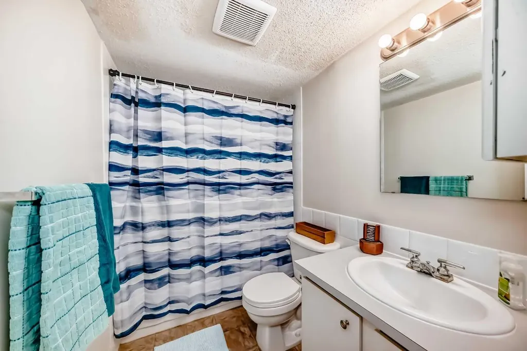319 2 Avenue Strathmore AB T1P 1T7