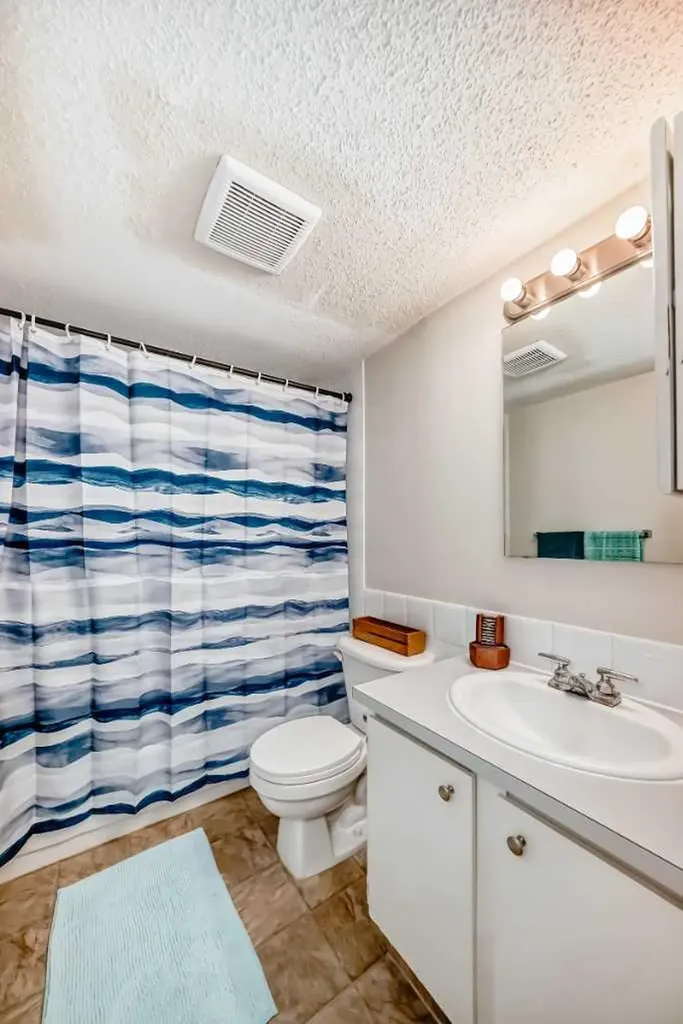 319 2 Avenue Strathmore AB T1P 1T7