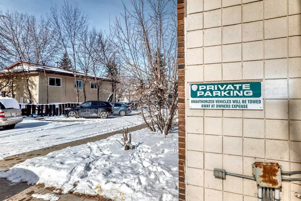 319 2 Avenue Strathmore AB T1P 1T7