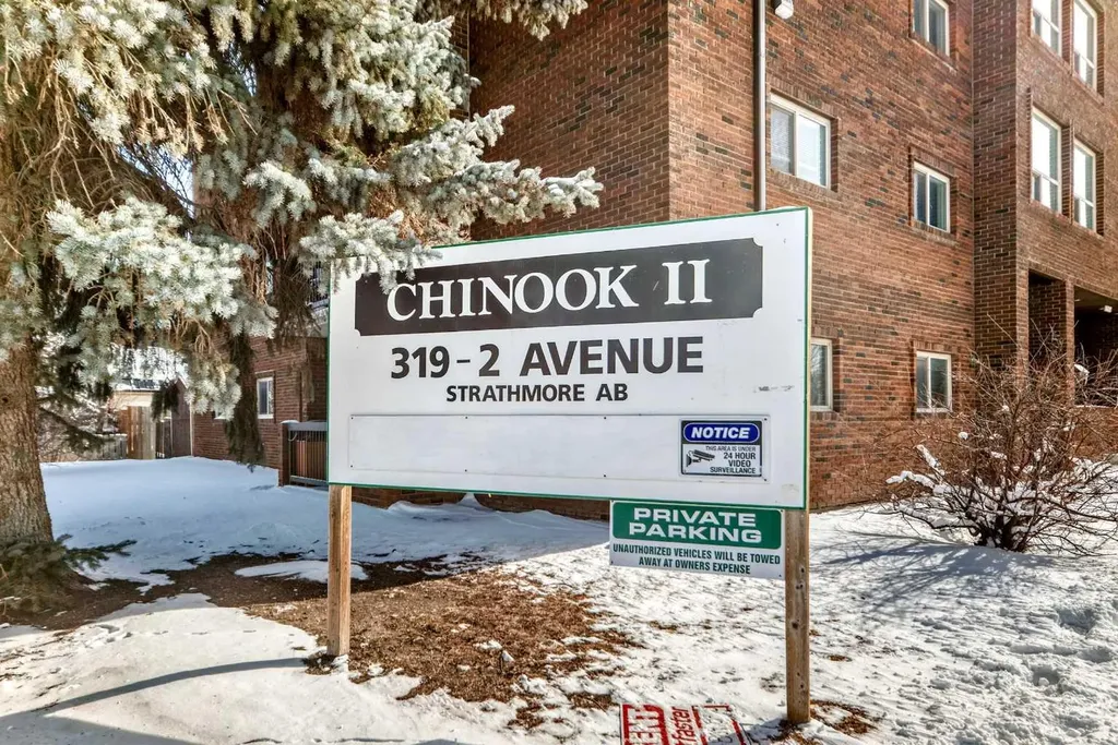 319 2 Avenue Strathmore AB T1P 1T7