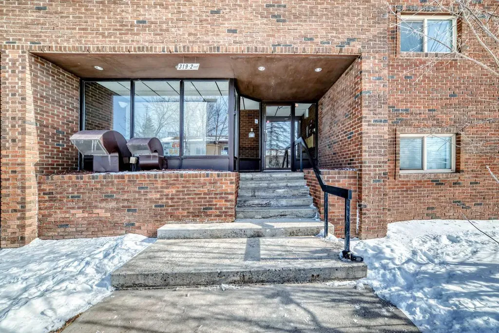 319 2 Avenue Strathmore AB T1P 1T7