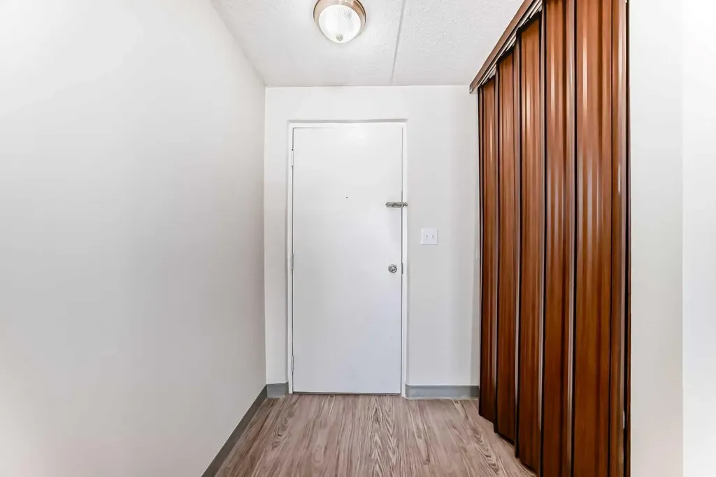 319 2 Avenue Strathmore AB T1P 1T7