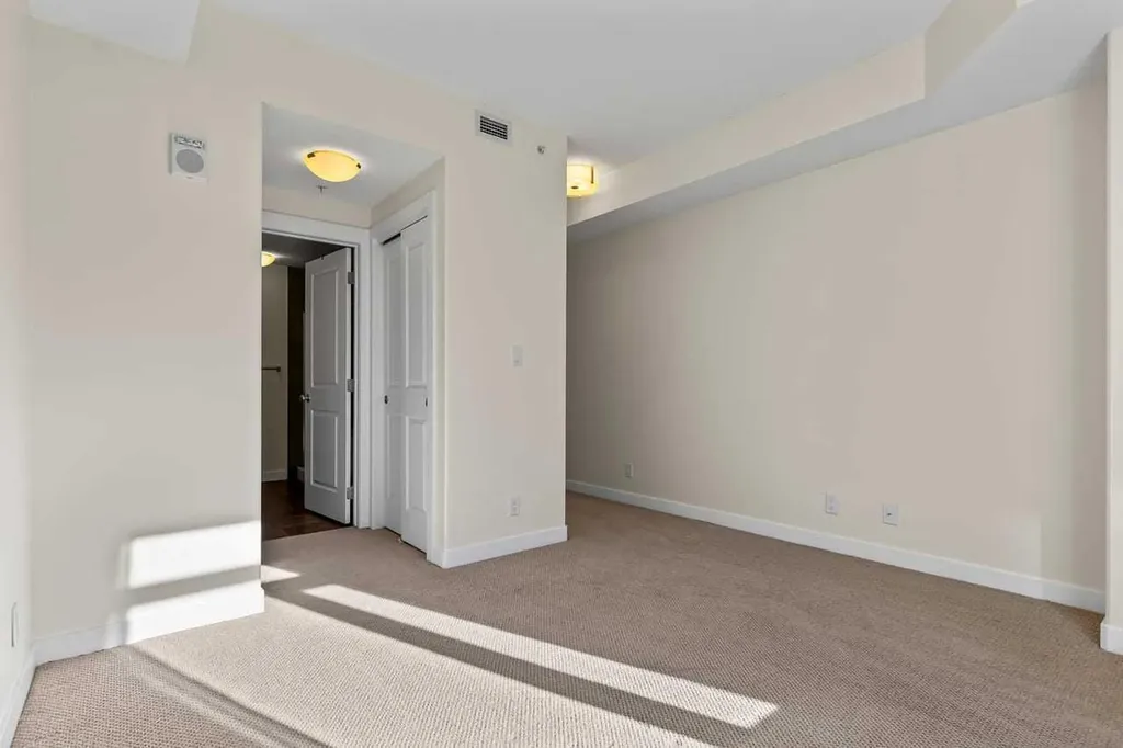 16 Varsity Estates Circle NW Calgary AB T3A 2C5