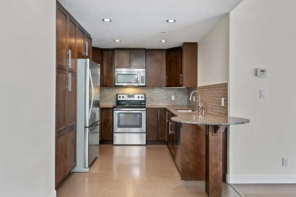 16 Varsity Estates Circle NW Calgary AB T3A 2C5