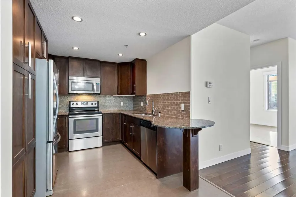 16 Varsity Estates Circle NW Calgary AB T3A 2C5