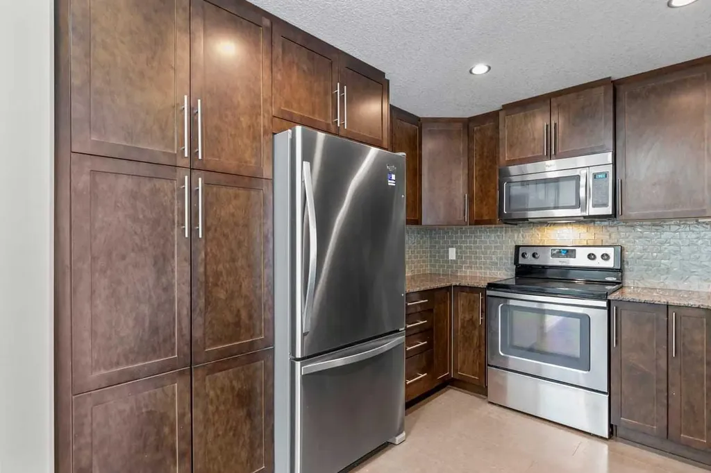 16 Varsity Estates Circle NW Calgary AB T3A 2C5