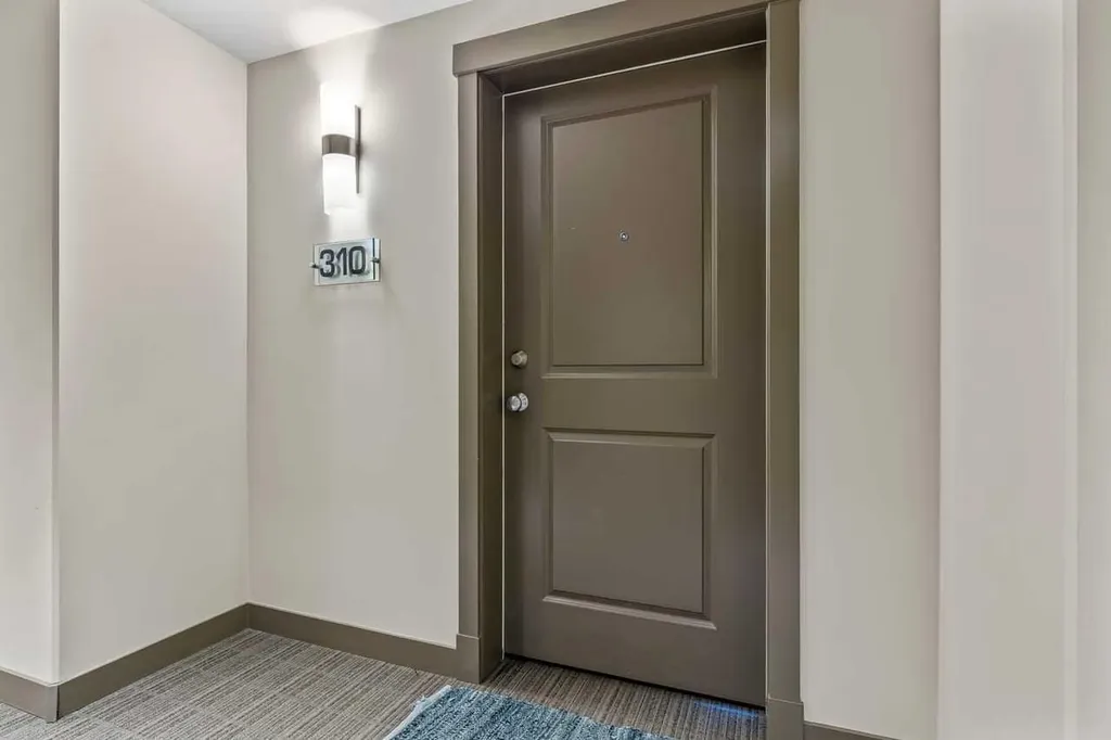 16 Varsity Estates Circle NW Calgary AB T3A 2C5