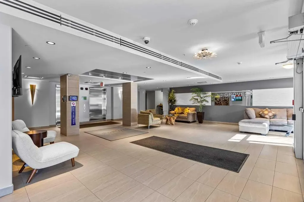 16 Varsity Estates Circle NW Calgary AB T3A 2C5
