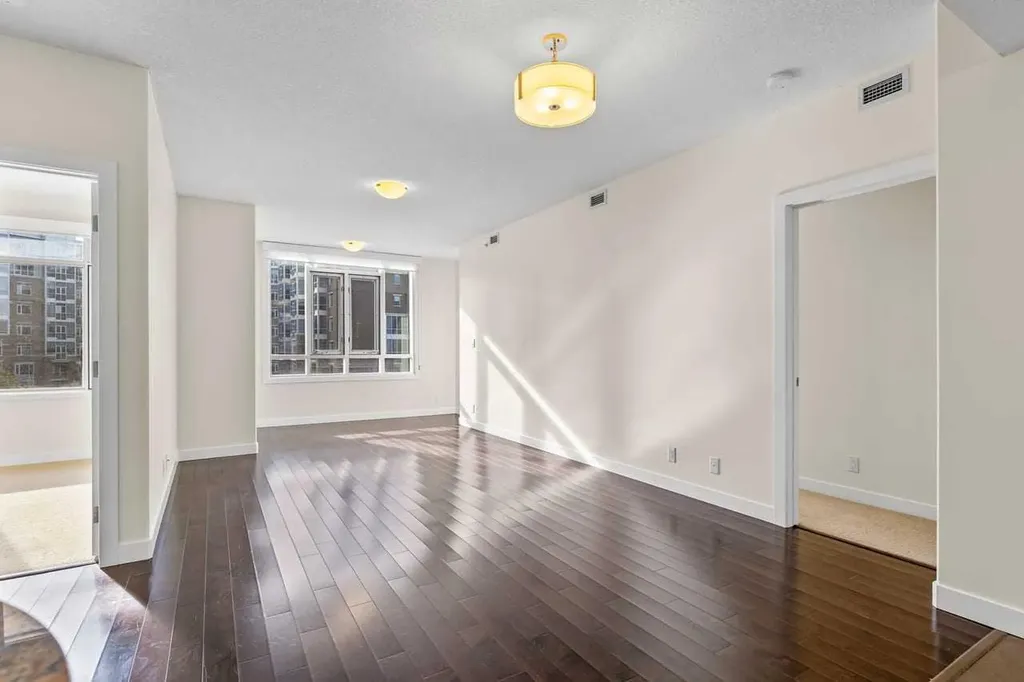 16 Varsity Estates Circle NW Calgary AB T3A 2C5