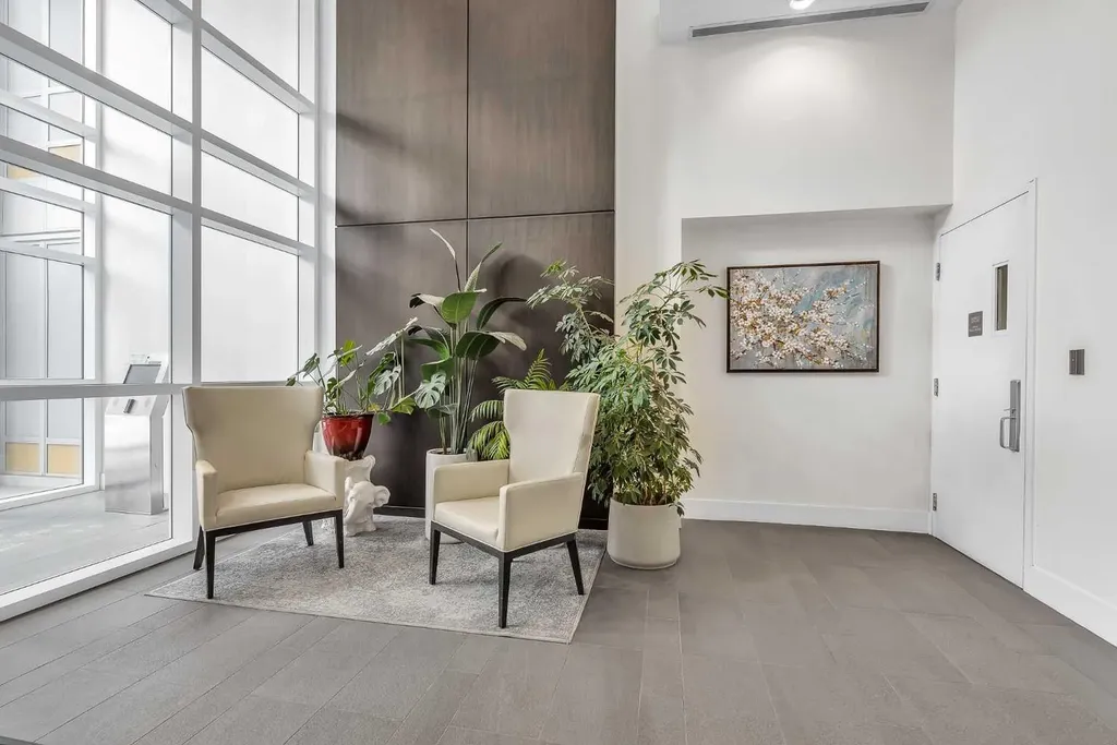 626 14 Avenue SW Calgary AB T2R 0X4