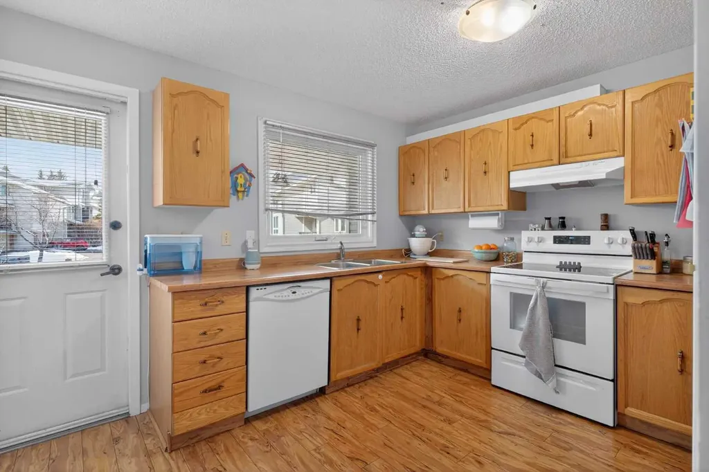 53 Millrise Lane SW Calgary AB T2Y 2C4