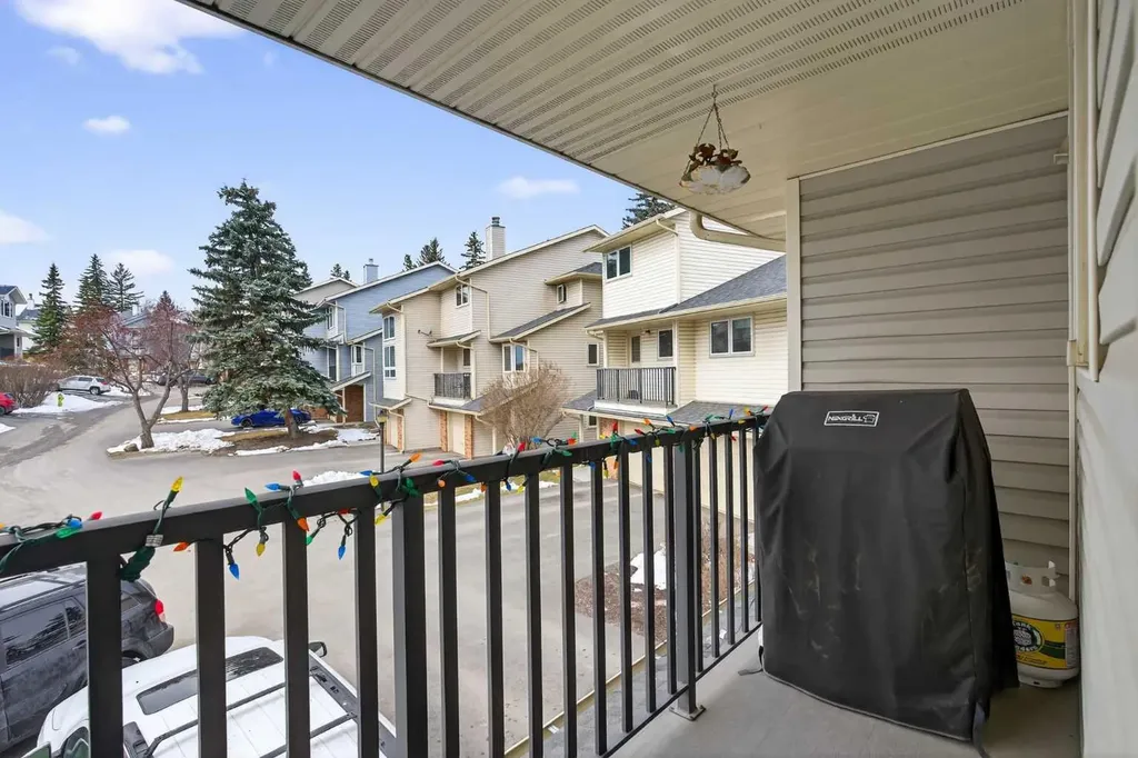 53 Millrise Lane SW Calgary AB T2Y 2C4