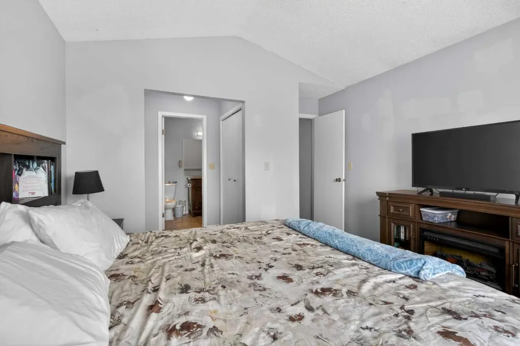 53 Millrise Lane SW Calgary AB T2Y 2C4