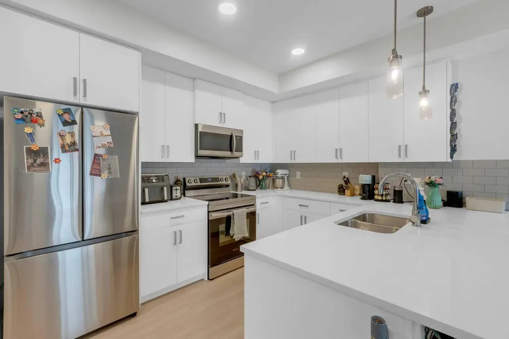 33 Carringham Gate NW Calgary AB T3P 2H6