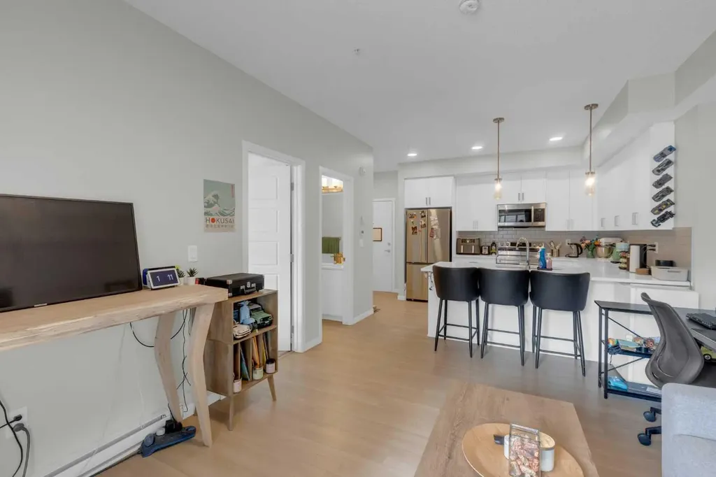 33 Carringham Gate NW Calgary AB T3P 2H6