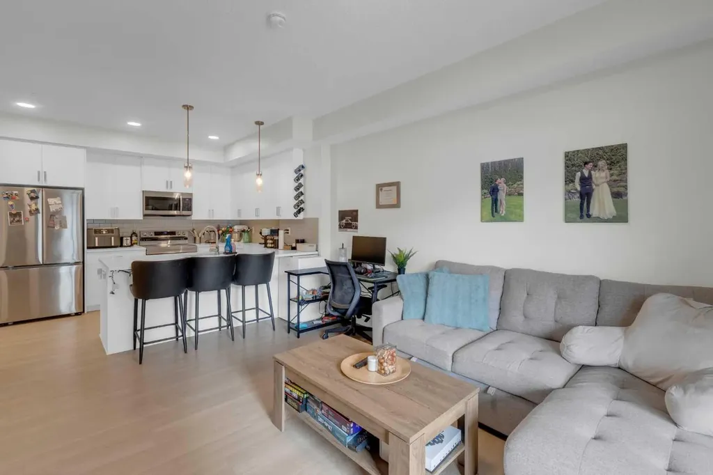 33 Carringham Gate NW Calgary AB T3P 2H6