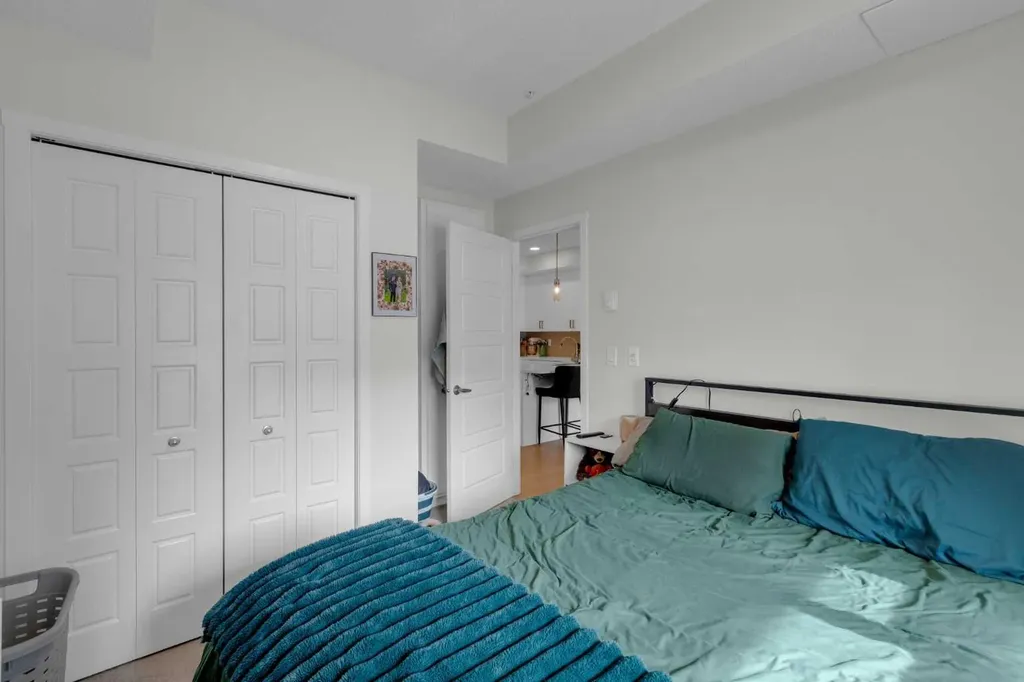 33 Carringham Gate NW Calgary AB T3P 2H6