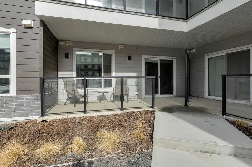 33 Carringham Gate NW Calgary AB T3P 2H6