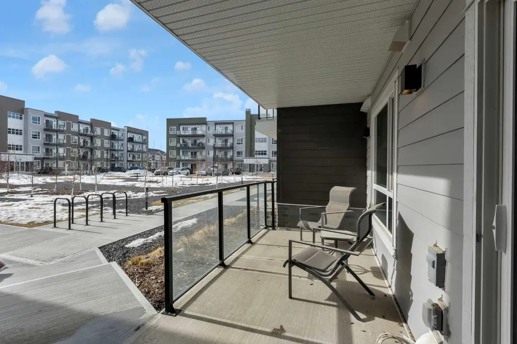 33 Carringham Gate NW Calgary AB T3P 2H6