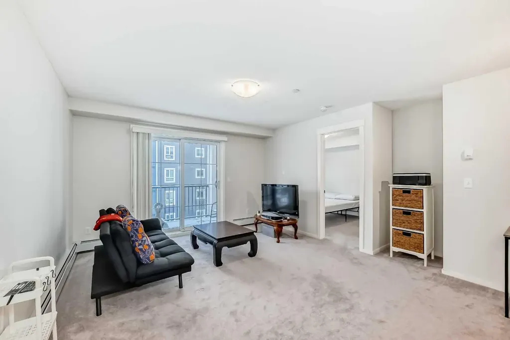 279 Copperpond Common SE Calgary AB T2Z 1J5