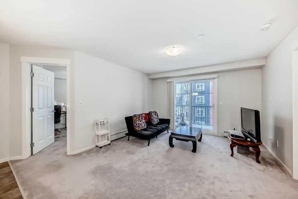 279 Copperpond Common SE Calgary AB T2Z 1J5