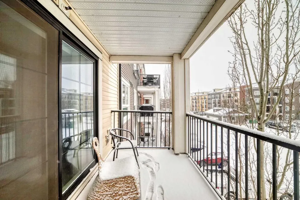 279 Copperpond Common SE Calgary AB T2Z 1J5