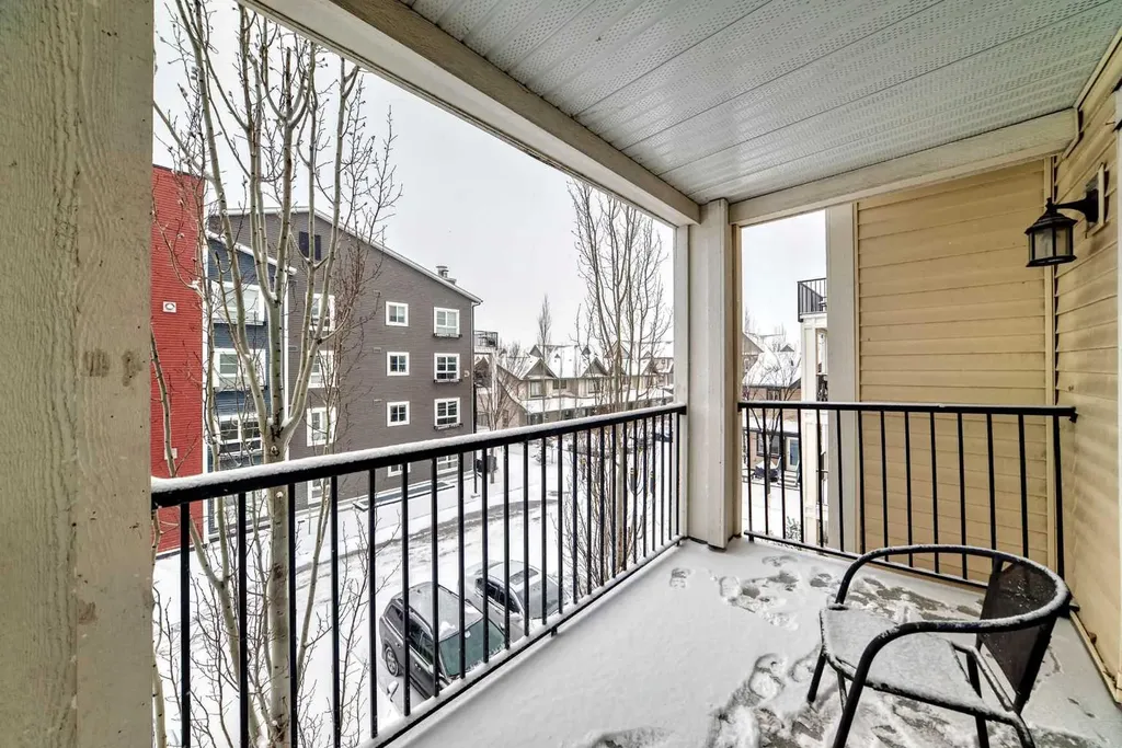 279 Copperpond Common SE Calgary AB T2Z 1J5