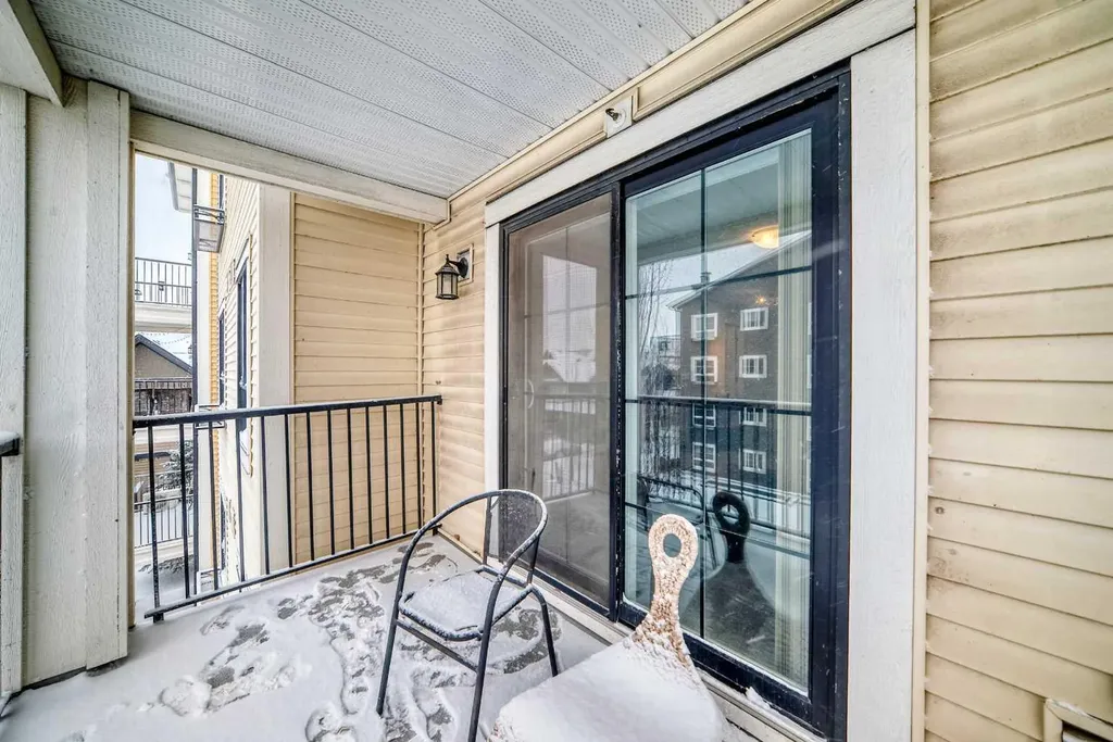 279 Copperpond Common SE Calgary AB T2Z 1J5