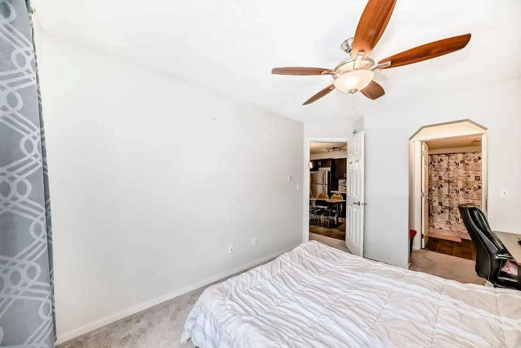 279 Copperpond Common SE Calgary AB T2Z 1J5