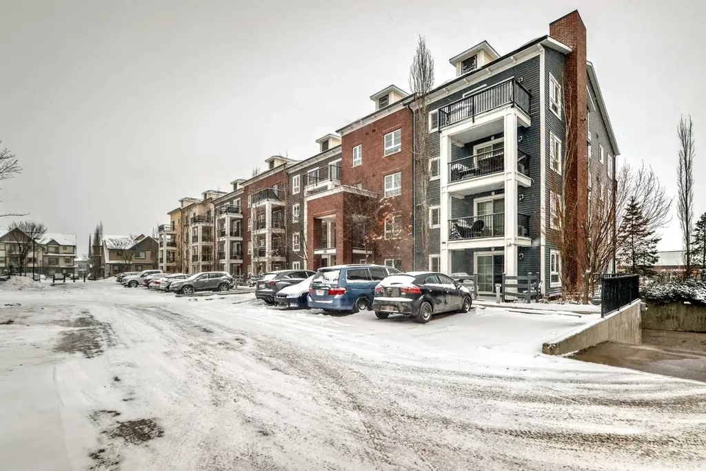 279 Copperpond Common SE Calgary AB T2Z 1J5